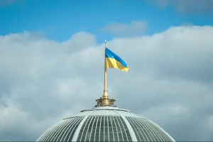 Через загрозу російського удару державні органи змінили графік роботи