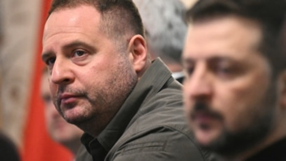 Єрмак підриває переговорний трек та підставляє Президента, – політолог