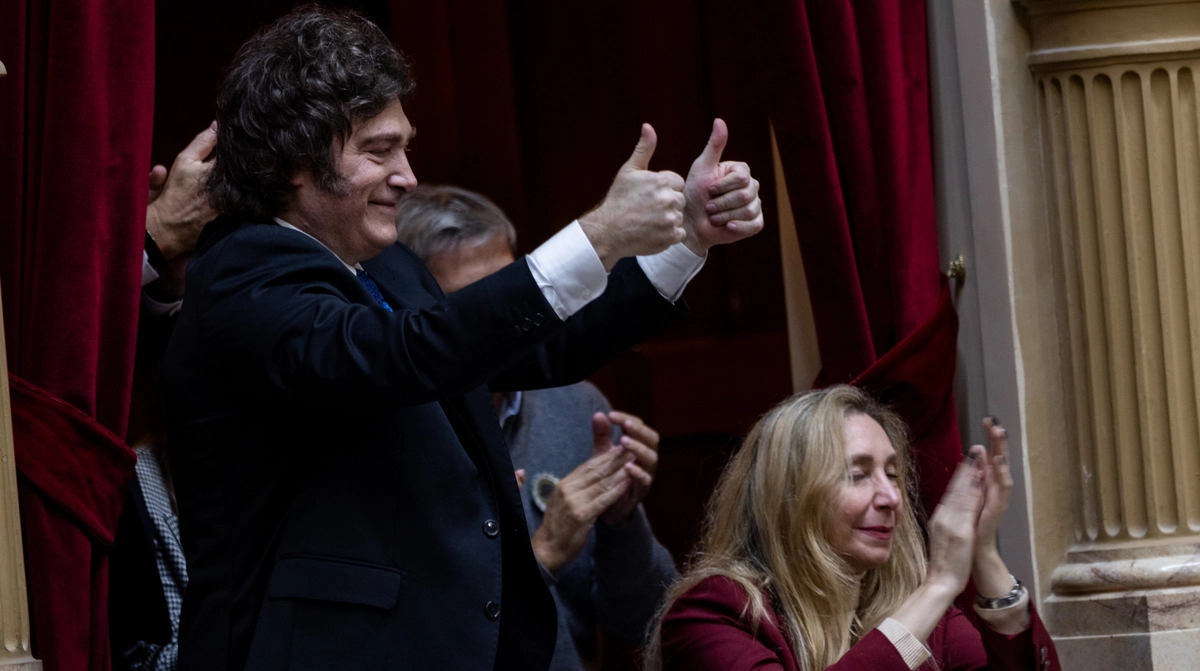 Президент Аргентини публічно підтримав підозрюваного в корупції премʼєр-міністра