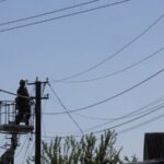 Частина абонентів у восьми областях без світла через обстріли