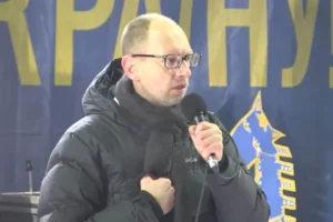 «Куля в лоб – то куля в лоб». Яценюк прокоментував популярний мем