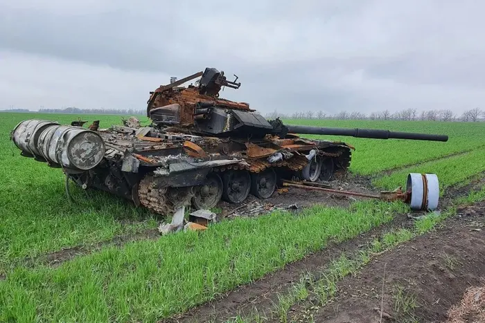 Уряд дозволив передати п’яти музеям європейських країн знищені російські танки
