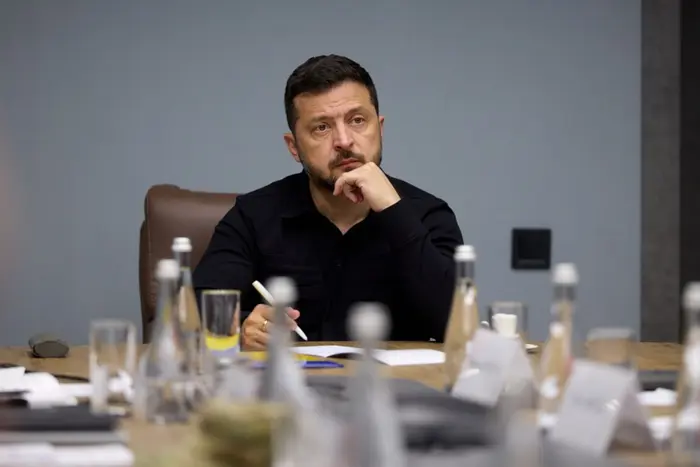 Президент доручив військовому командуванню посилити захист Запоріжжя й області