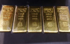 РФ різко наростила експорт підсанкційного золота до Гонконгу FT новини LB.ua